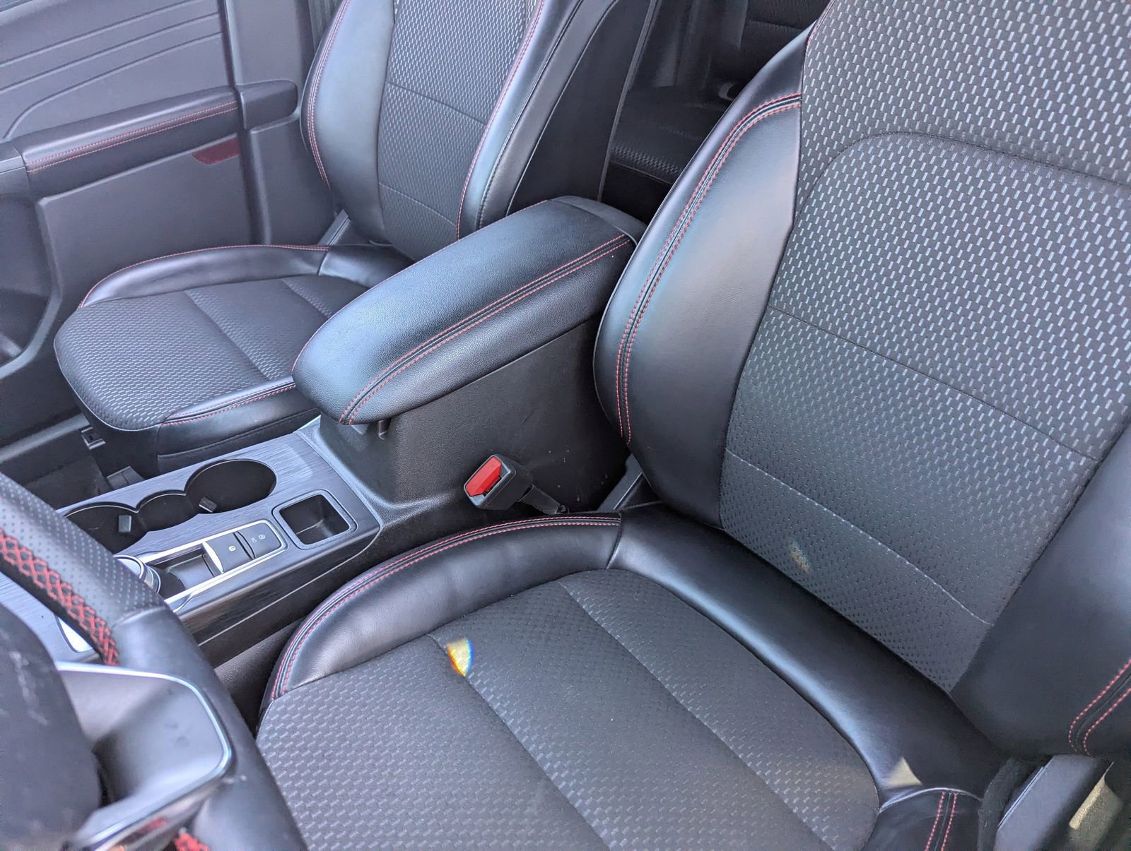 Certified 2024 Ford Escape ST-Line w/ Tech Pack #1 FWD image 18