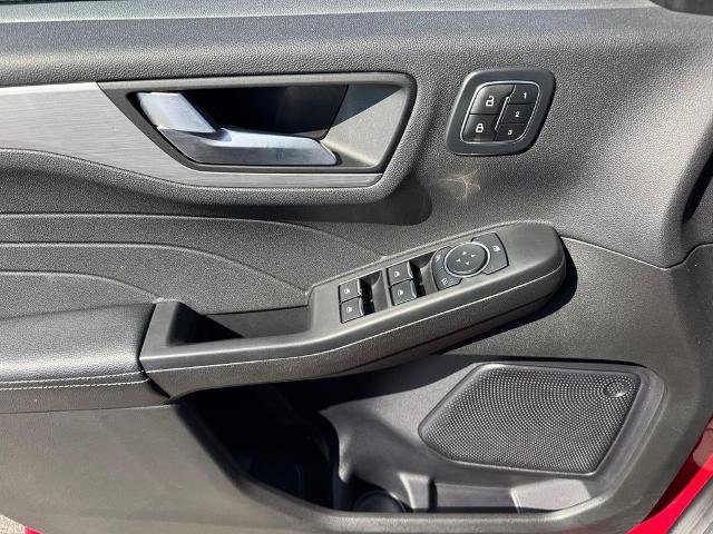 Certified 2023 Ford Escape Platinum AWD/4WD image 19