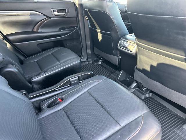 Used 2018 Toyota Highlander Limited w/ Protection Package #3 AWD/4WD image 22