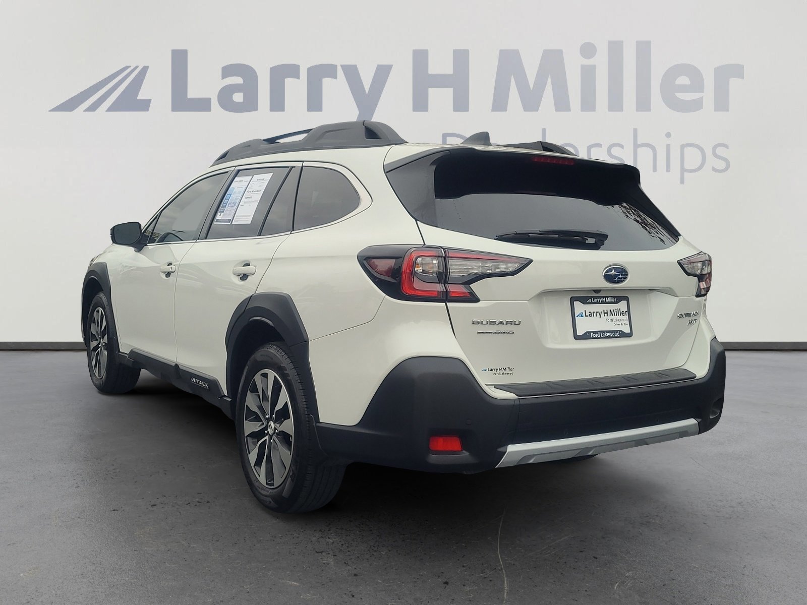 Used 2024 Subaru Outback Limited XT w/ Popular Package #2 image 3