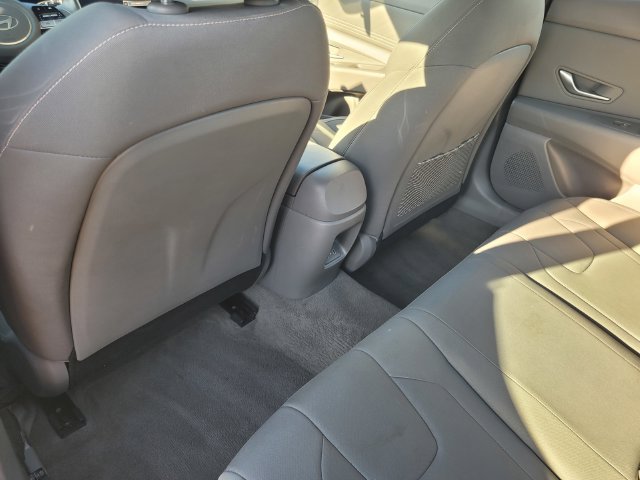 Used 2025 Hyundai Elantra SEL FWD image 14