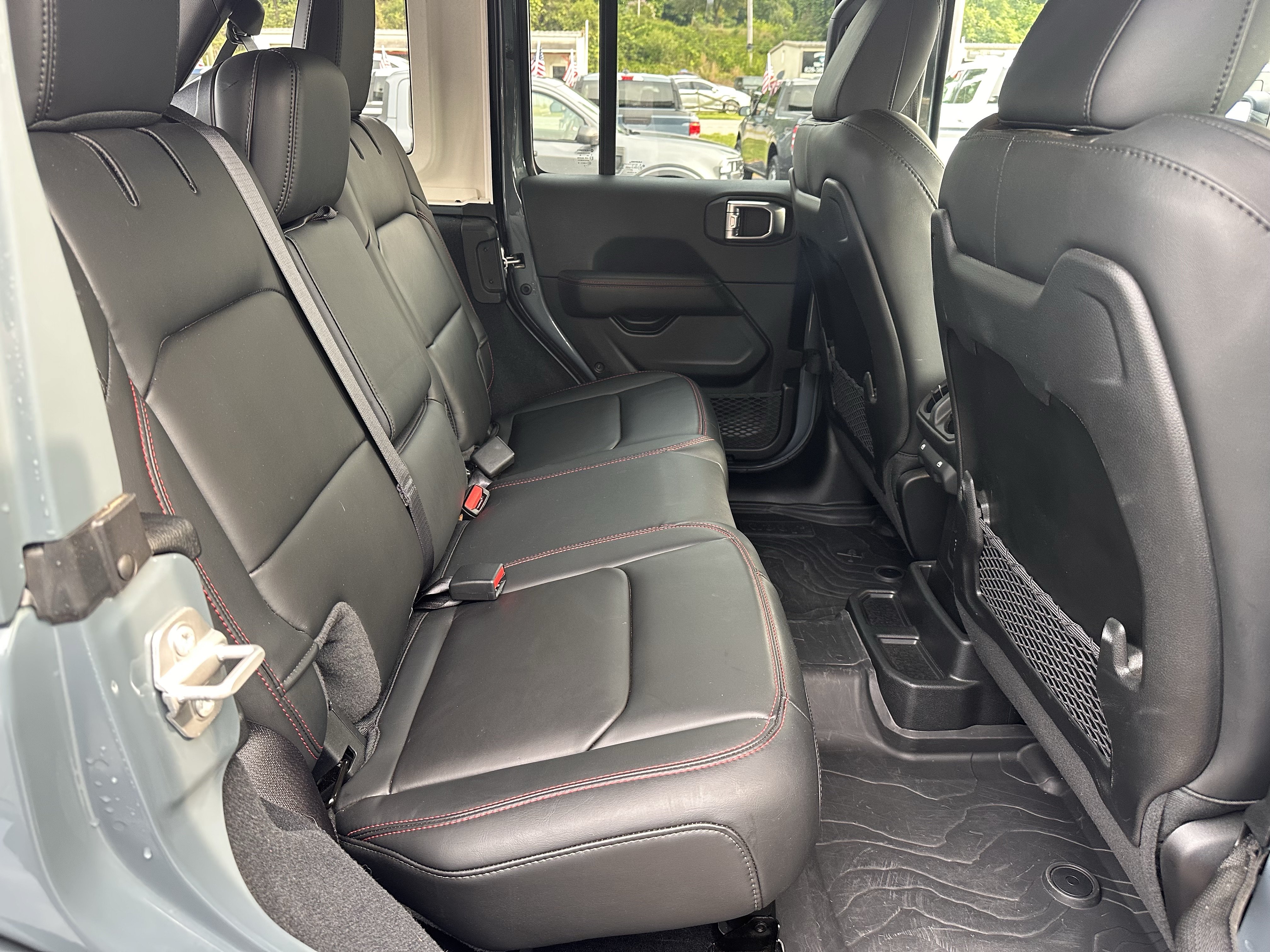 Used 2024 Jeep Wrangler Unlimited Rubicon AWD/4WD image 16