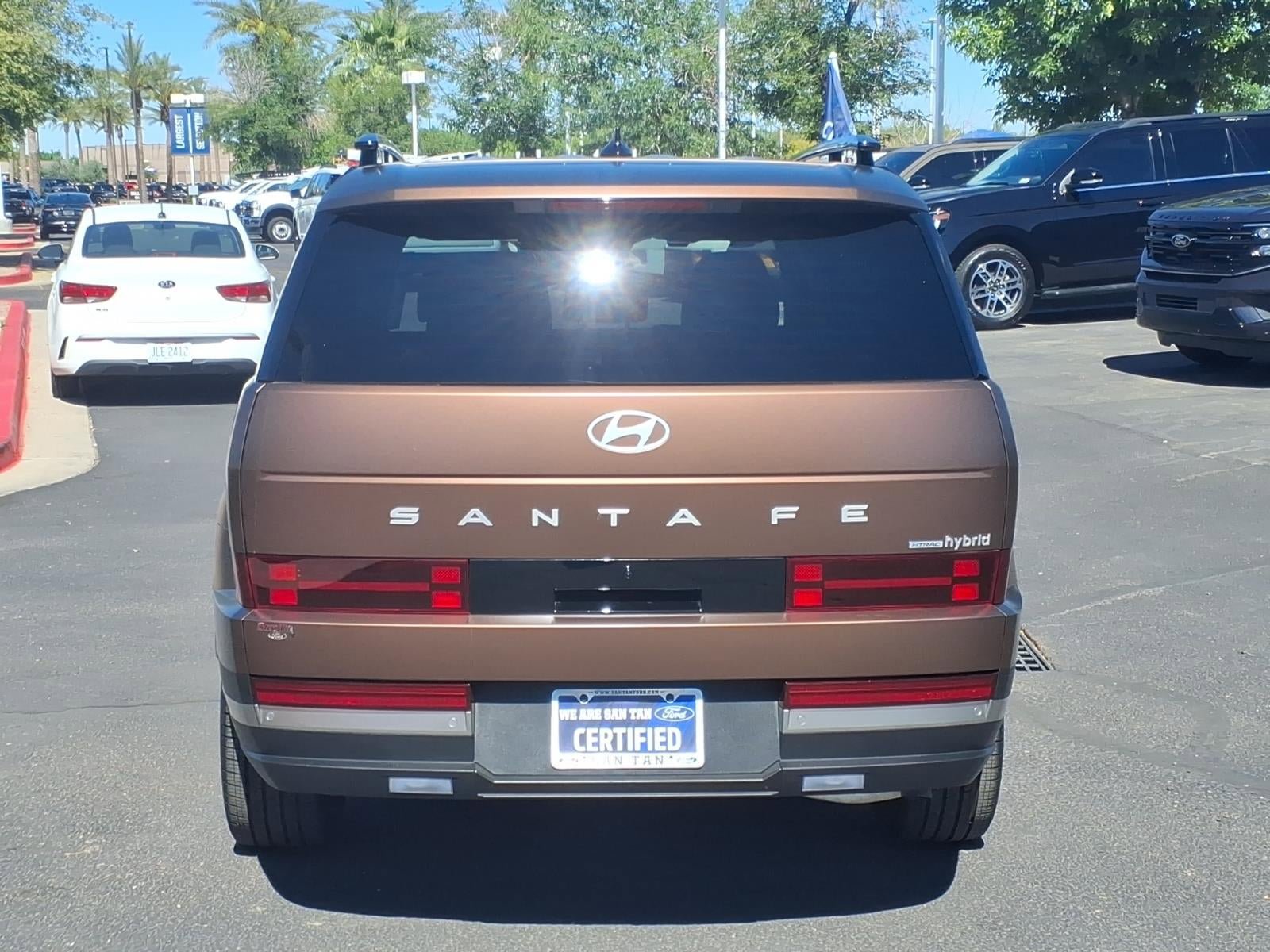 Used 2025 Hyundai Santa Fe Limited AWD/4WD image 5