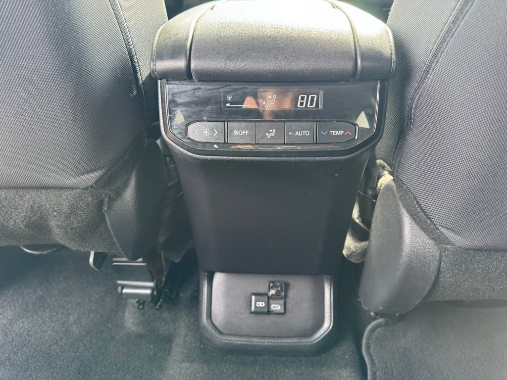 Used 2024 Toyota Highlander LE image 26