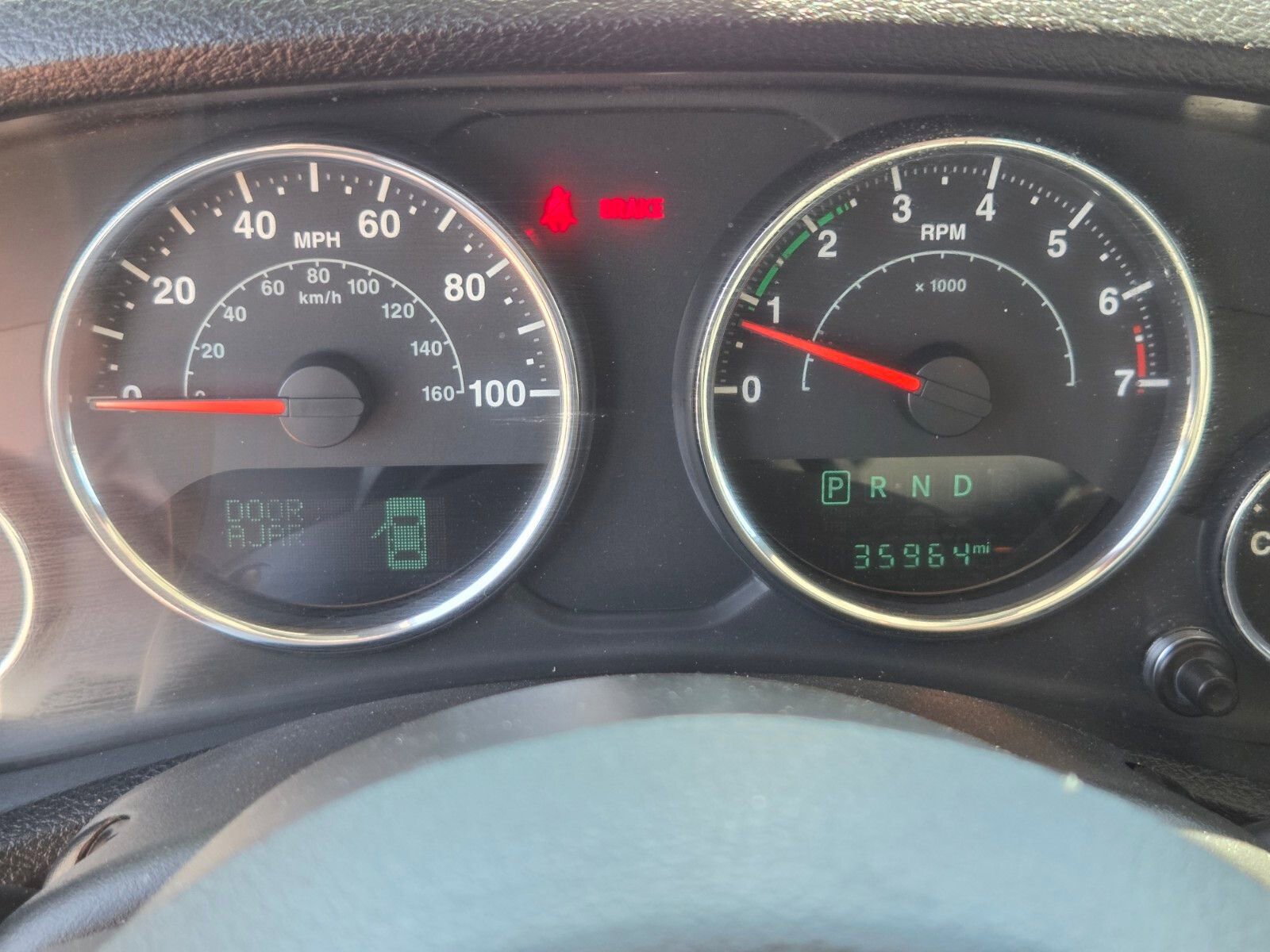 Used 2018 Jeep Wrangler Sport w/ Connectivity Group AWD/4WD image 19