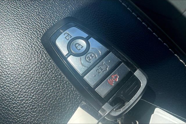Certified 2019 Ford Fusion Energi Titanium FWD image 11