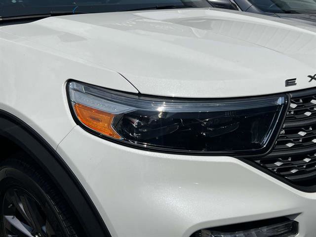 Certified 2022 Ford Explorer XLT w/ Equipment Group 202A image 4