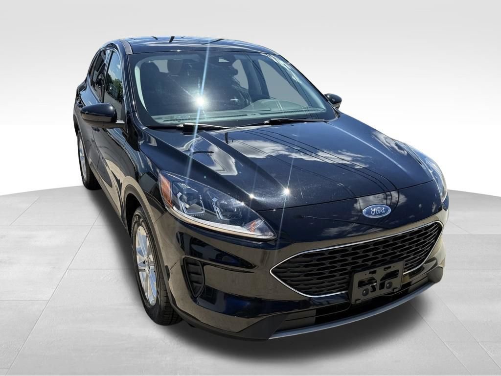 Certified 2021 Ford Escape SE FWD image 2