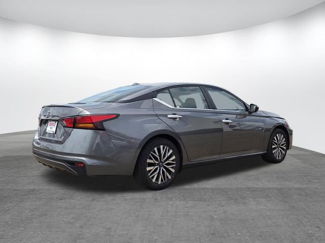 Used 2025 Nissan Altima 2.5 SV FWD image 3