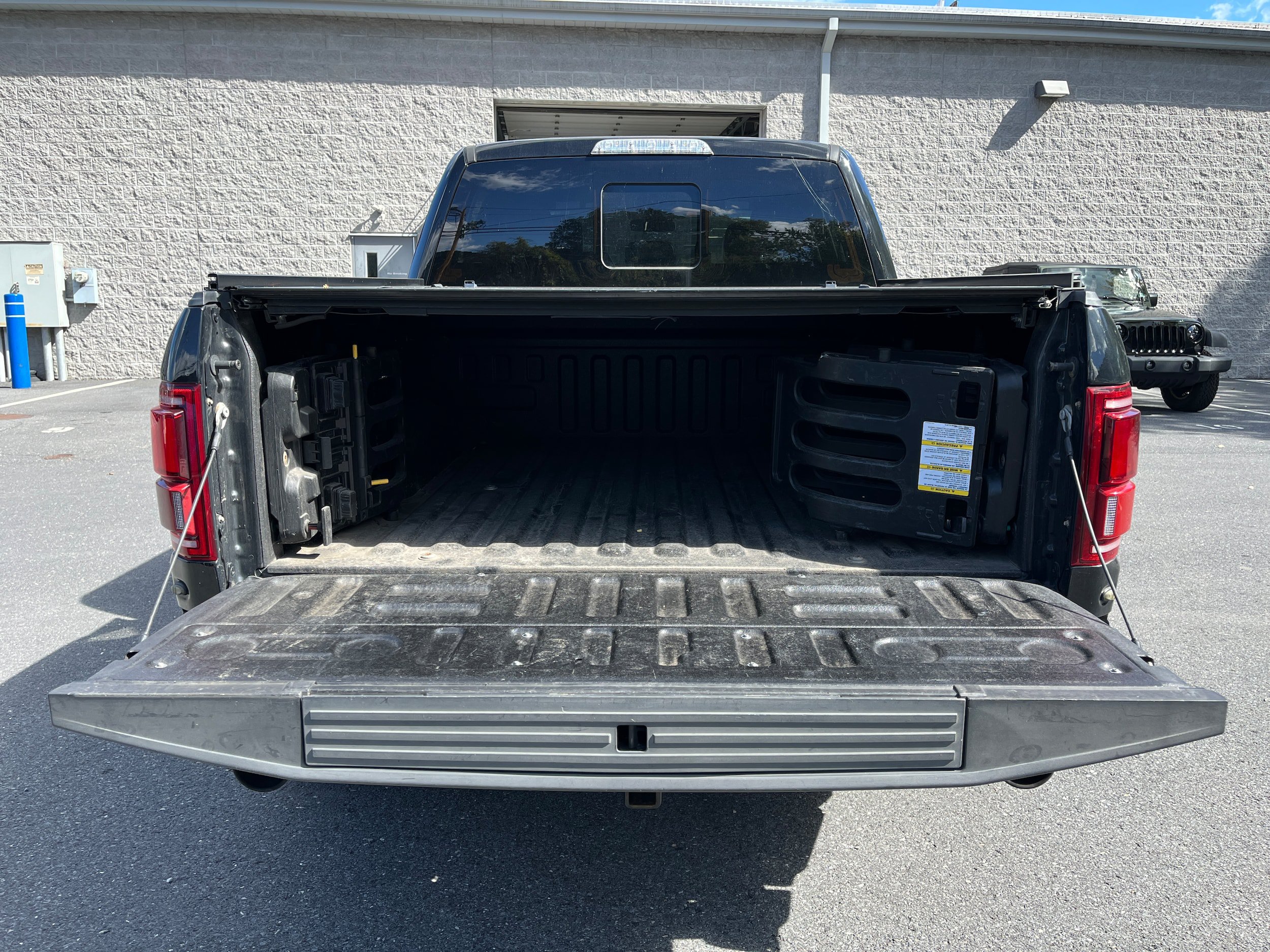 Certified 2018 Ford F150 Raptor w/ Equipment Group 802A Luxury AWD/4WD image 9