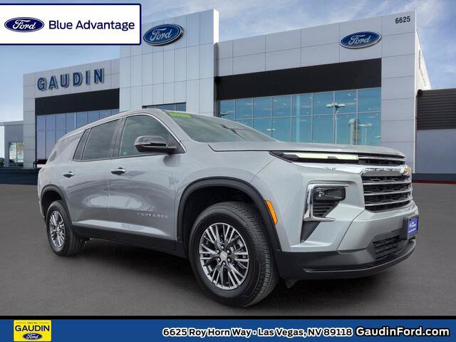 Used 2026 Chevrolet Traverse LT FWD image 1