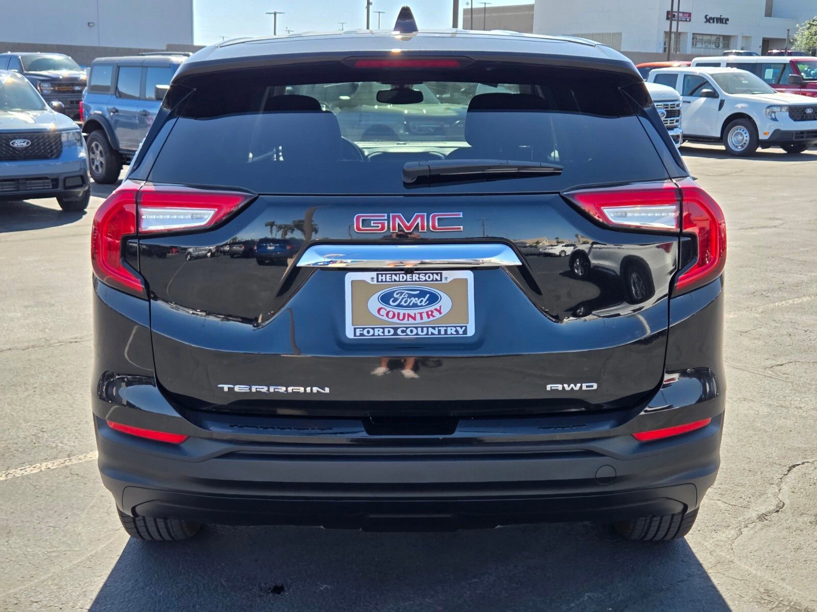 Used 2024 GMC Terrain SLE image 4