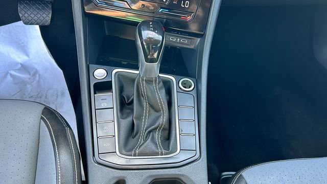 Used 2025 Volkswagen Jetta SE image 22