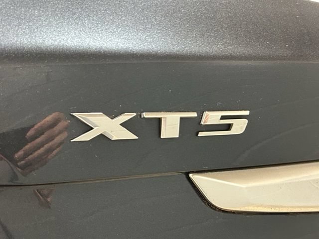 Used 2020 Cadillac XT5 Premium Luxury AWD/4WD image 29