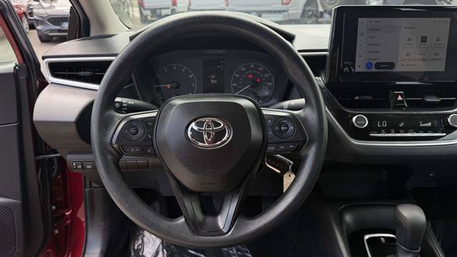 Used 2025 Toyota Corolla LE FWD image 17