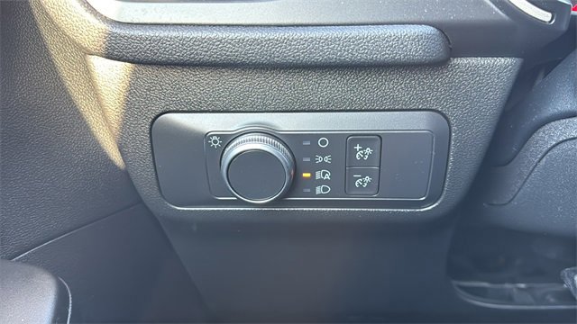 Certified 2020 Ford Escape SE image 17