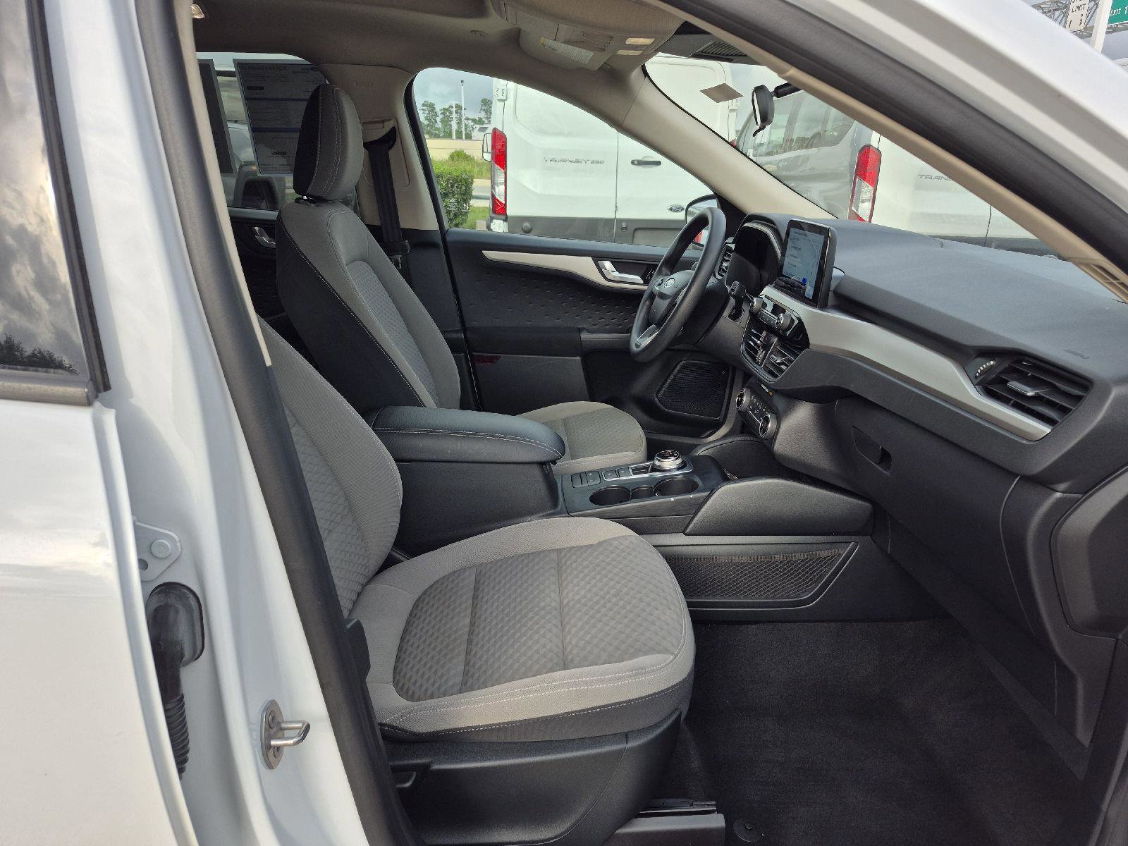 Certified 2020 Ford Escape SE image 16