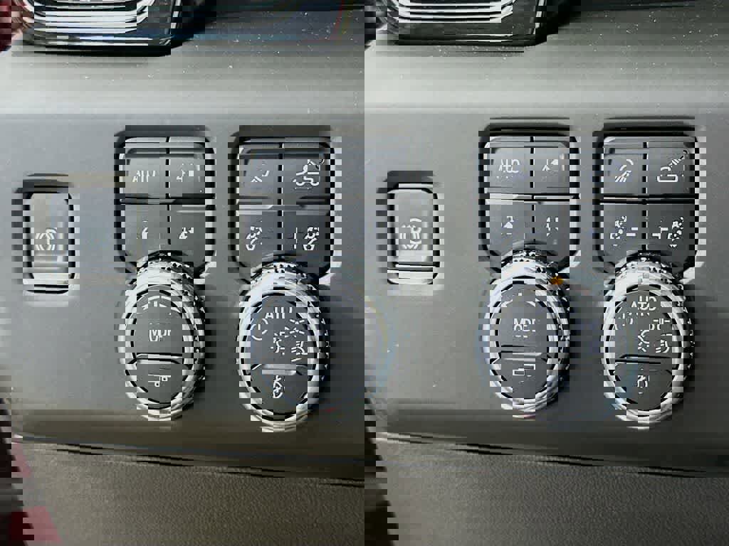 Used 2025 GMC Sierra 1500 AT4 w/ Technology Package image 27