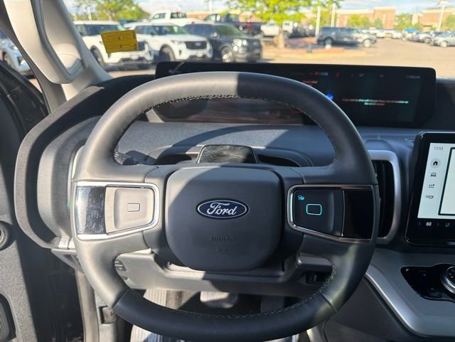 Certified 2025 Ford Expedition Active AWD/4WD image 17