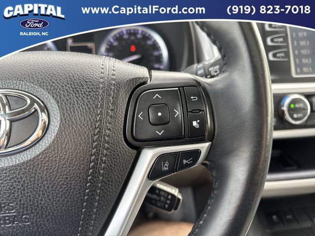 Used 2019 Toyota Highlander XLE image 22