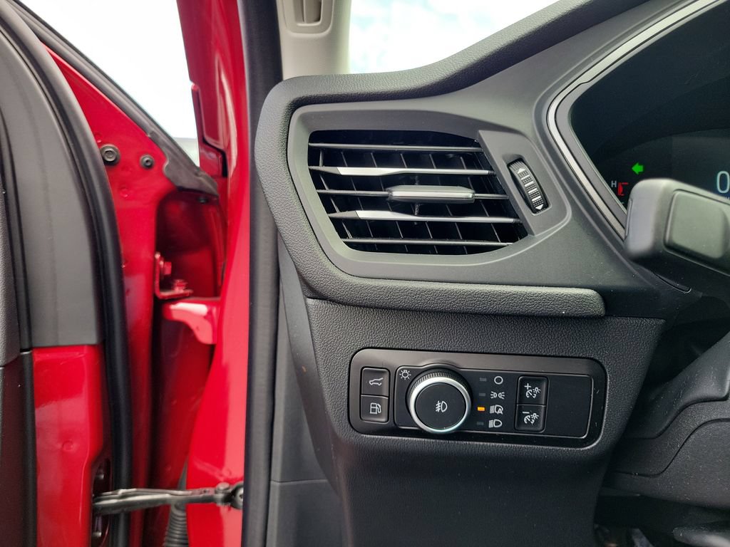 Certified 2025 Ford Escape SE FWD image 22