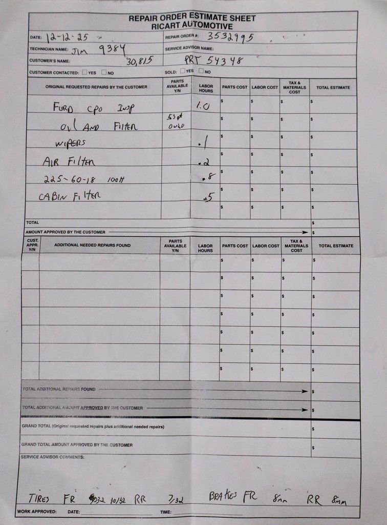 Used 2024 GMC Terrain SLT image 11