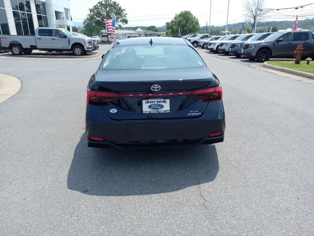 Used 2021 Toyota Avalon XLE FWD image 6