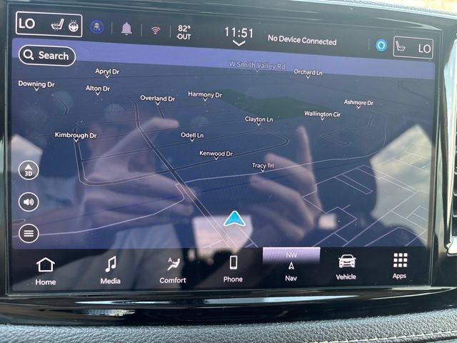 Used 2024 Chrysler Pacifica Limited FWD image 23