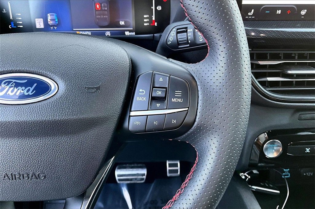 Certified 2023 Ford Escape ST-Line w/ Tech Pack #1 image 18