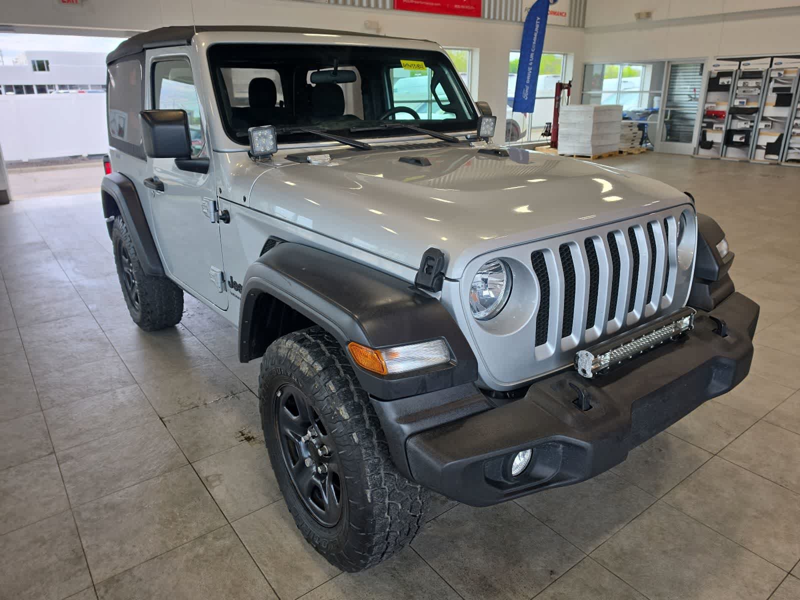 Used 2023 Jeep Wrangler Sport AWD/4WD image 5