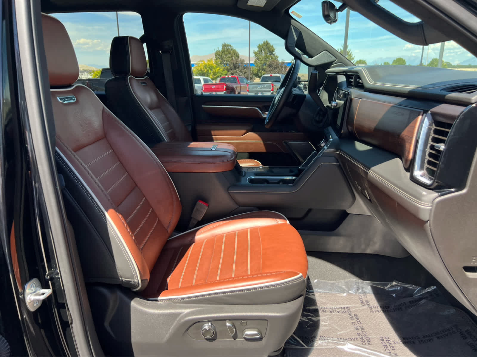 Used 2025 GMC Sierra 3500 Denali Ultimate AWD/4WD image 17