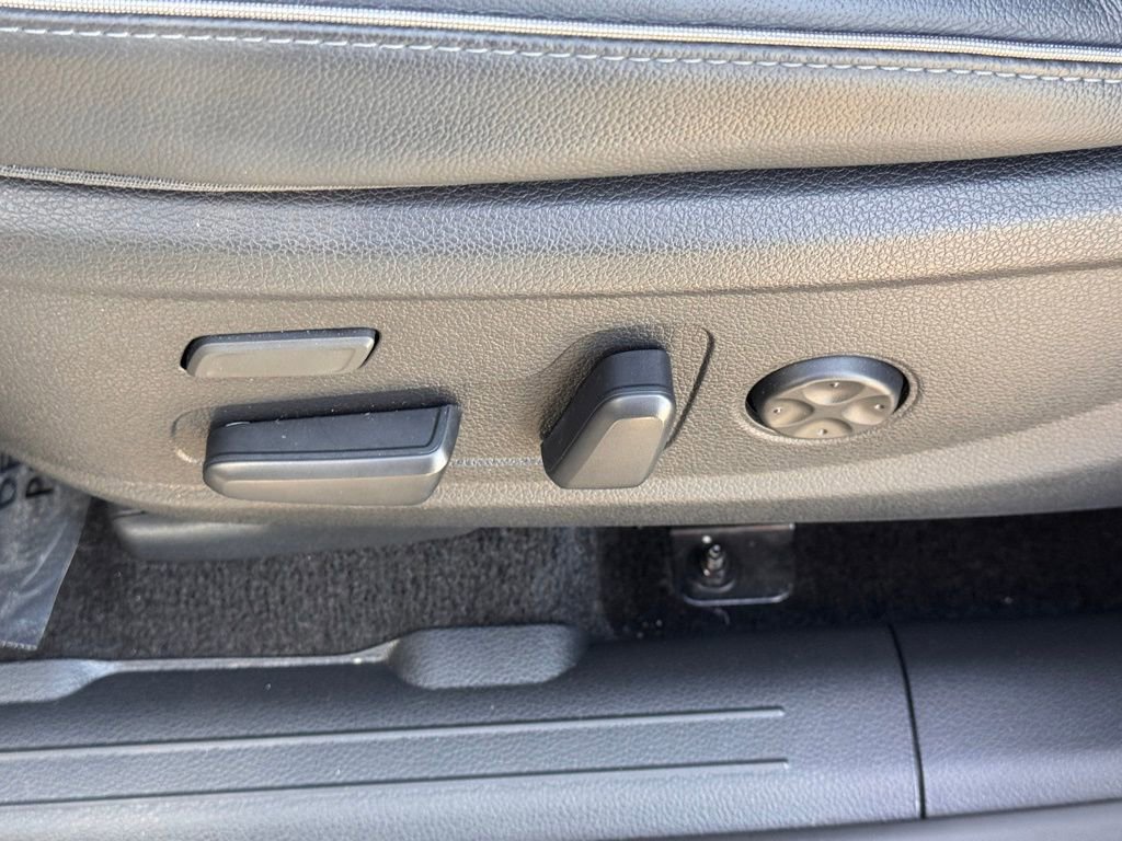 Used 2023 Hyundai Santa Fe Limited image 18