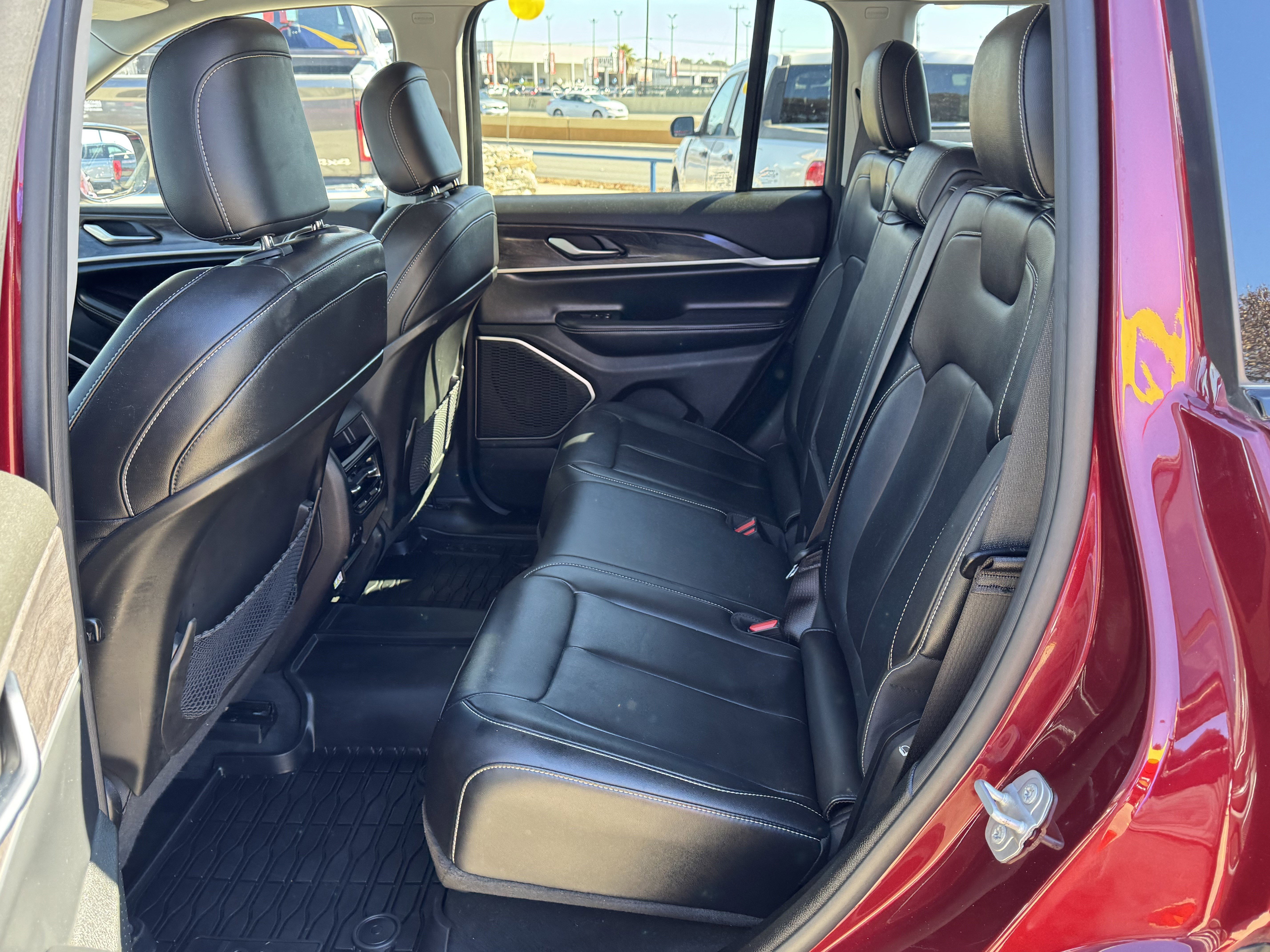 Used 2022 Jeep Grand Cherokee Limited image 13