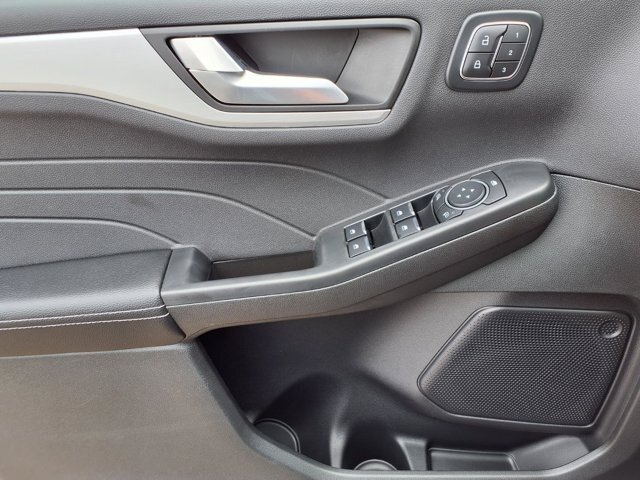 Certified 2024 Ford Escape Platinum AWD/4WD image 18