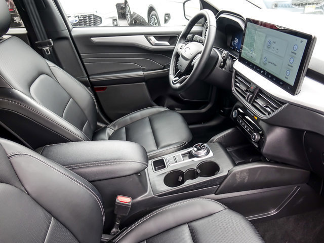 Certified 2025 Ford Escape Platinum image 26