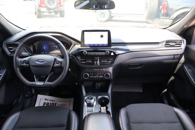 Certified 2025 Ford Escape ST-Line Select AWD/4WD image 35