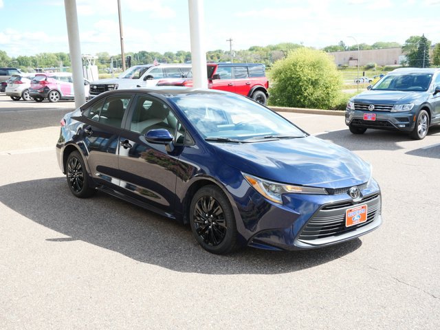 Used 2025 Toyota Corolla LE FWD image 3