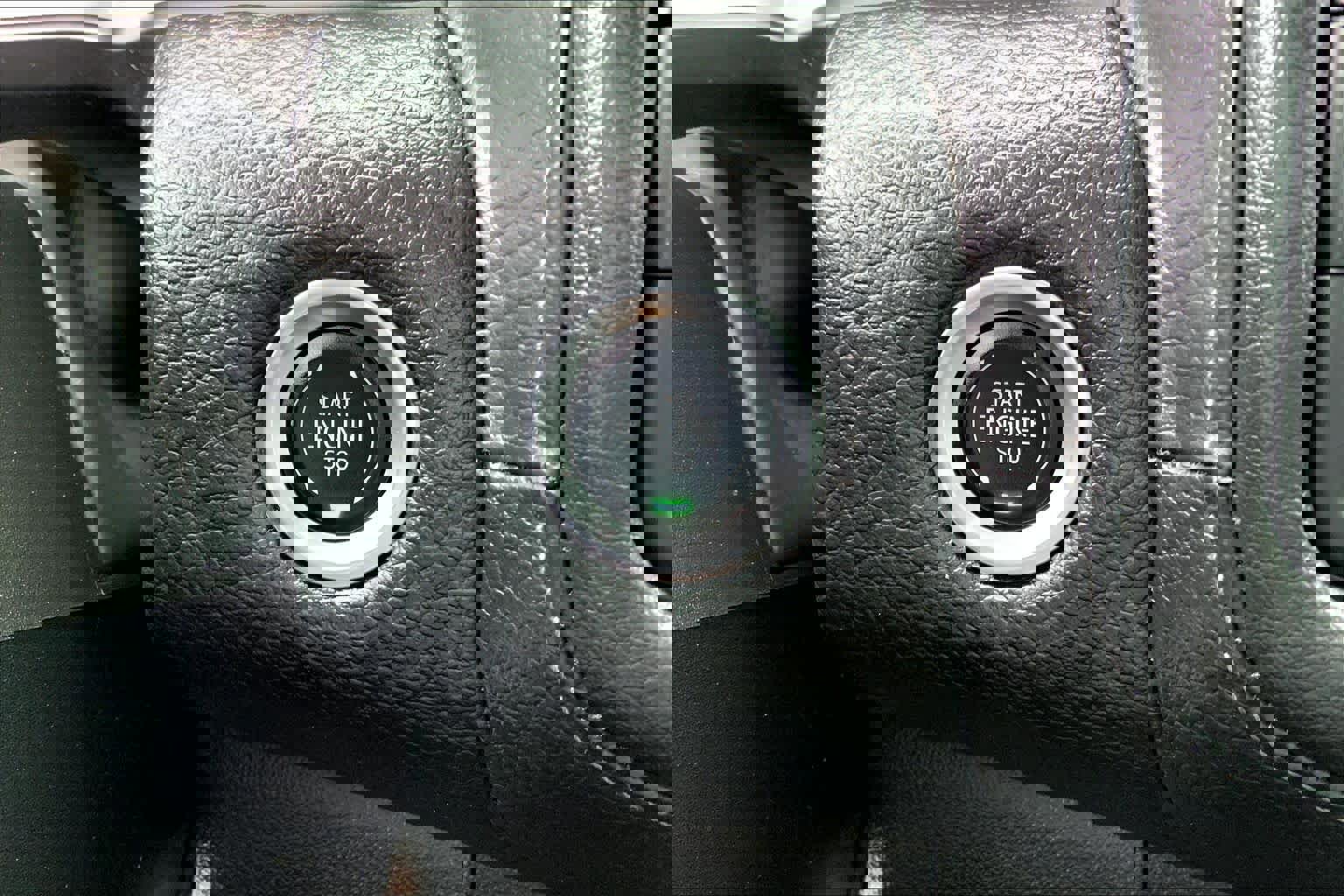 Used 2024 GMC Yukon XL Denali image 32