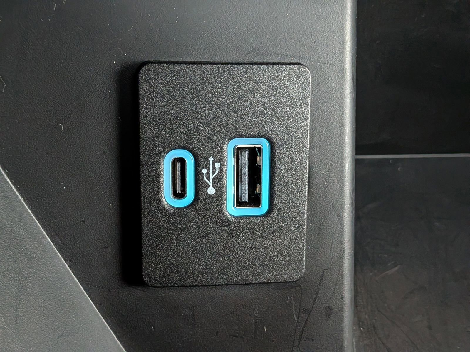 Certified 2024 Ford F150 Lariat w/ FX4 Off-Road Package image 27