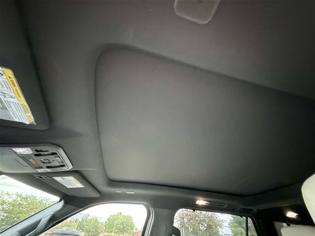 Used 2023 Toyota Sequoia Capstone AWD/4WD image 32