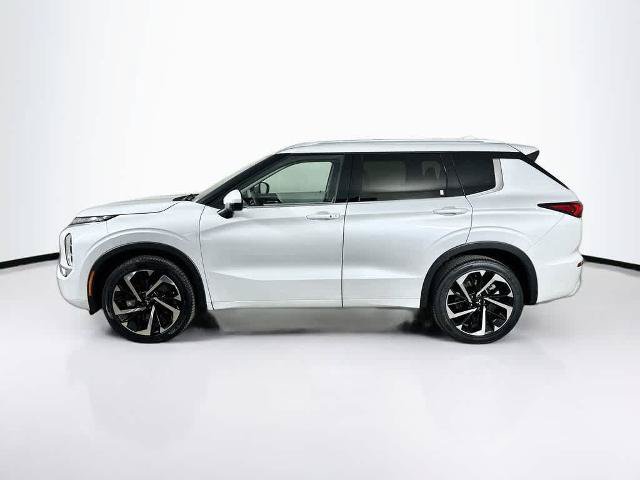 Used 2024 Mitsubishi Outlander SEL FWD image 3
