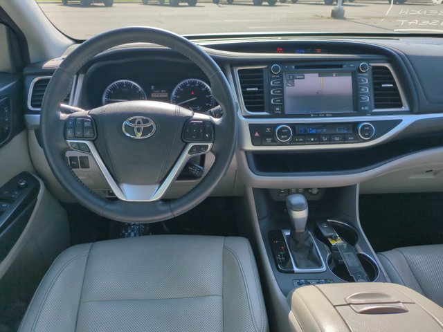Used 2017 Toyota Highlander Limited FWD image 30