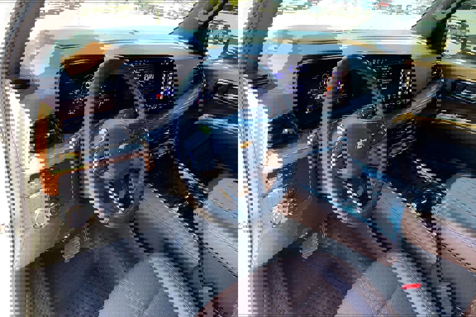 Used 2025 Chevrolet Tahoe High Country image 18