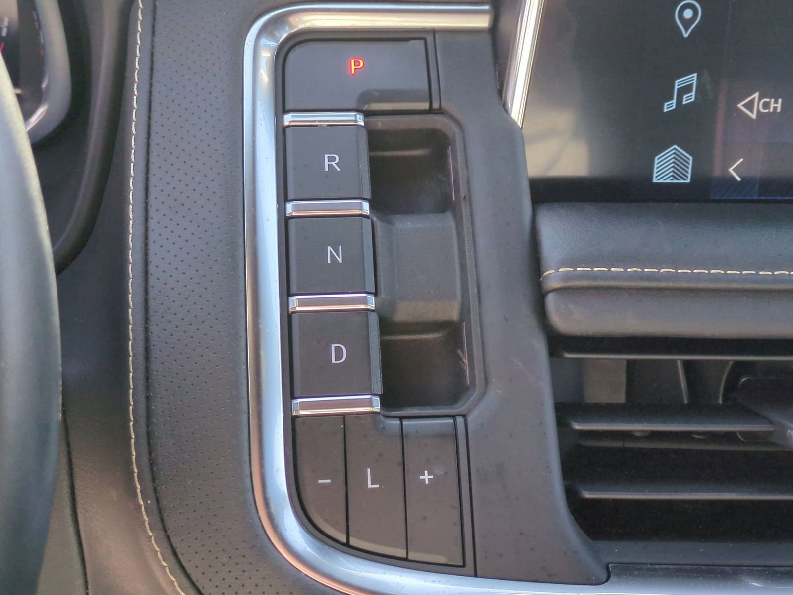 Used 2023 Chevrolet Tahoe Premier image 39