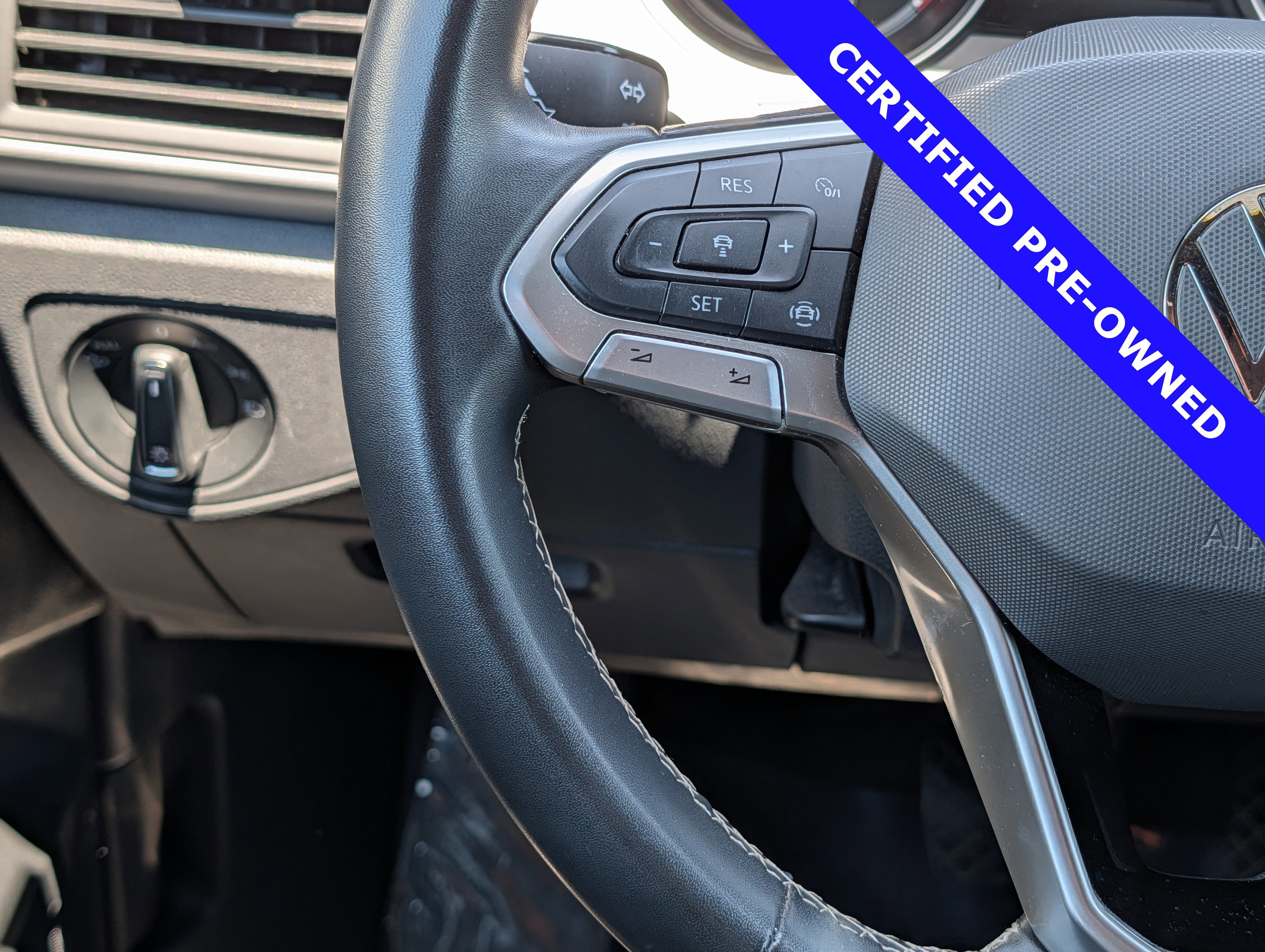 Used 2021 Volkswagen Atlas Cross Sport SE FWD image 22