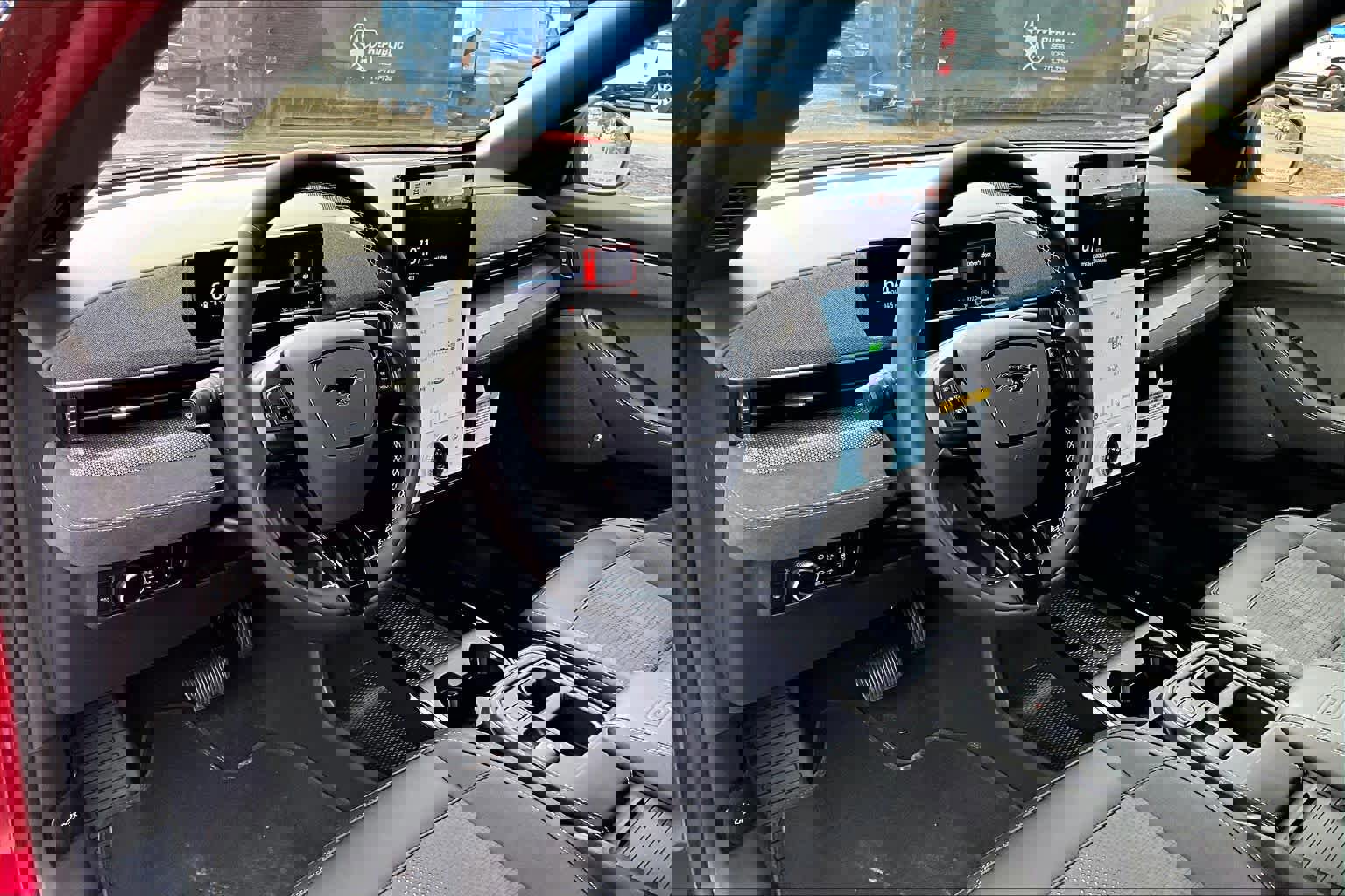 Certified 2025 Ford Mustang Mach-E GT image 18