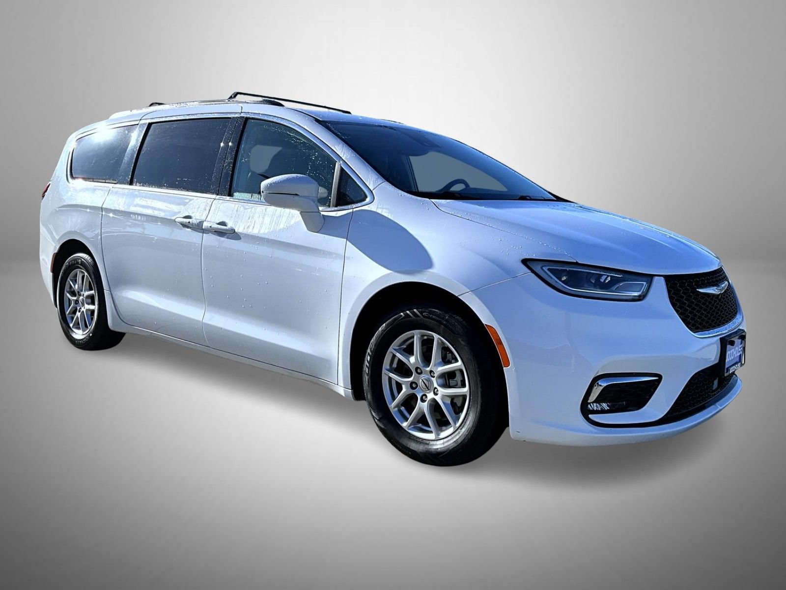 Used 2022 Chrysler Pacifica Touring-L FWD image 3