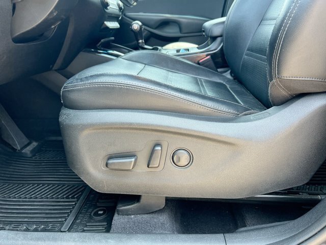Used 2018 Kia Sorento EX AWD/4WD image 13