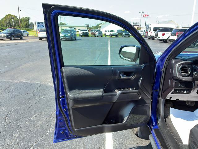 Used 2023 Toyota Tacoma TRD Off-Road w/ Technology Package AWD/4WD image 12
