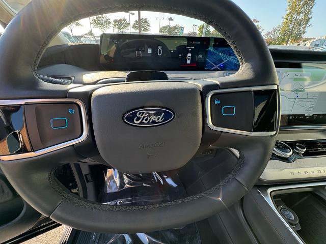 Certified 2025 Ford Expedition Active AWD/4WD image 21